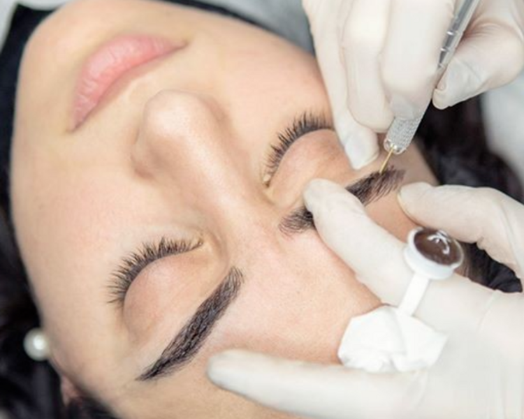 Microblading de cejas pelo a pelo hiperrealista 1° sesión + retoque 