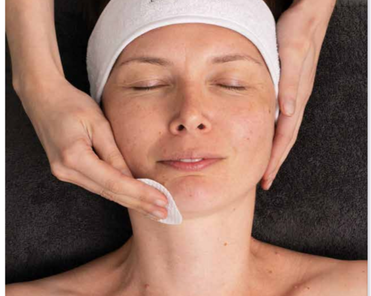 Medik 8 Clarity Facial solo Cara