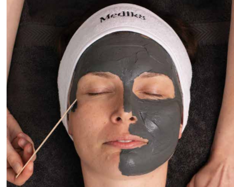 Medik 8 Pore Refining Facial. Cara, cuello y escote