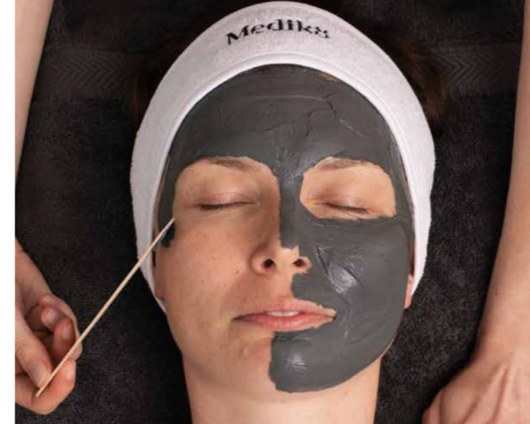 Medik 8 Pore Refining Facial solo cara