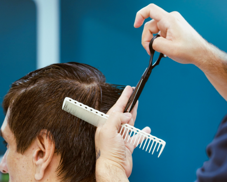 Corte de Cabello con Tijeras