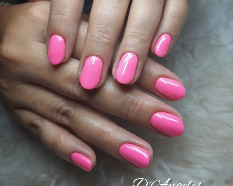 Manicuria +Esmaltado Semipermanente 