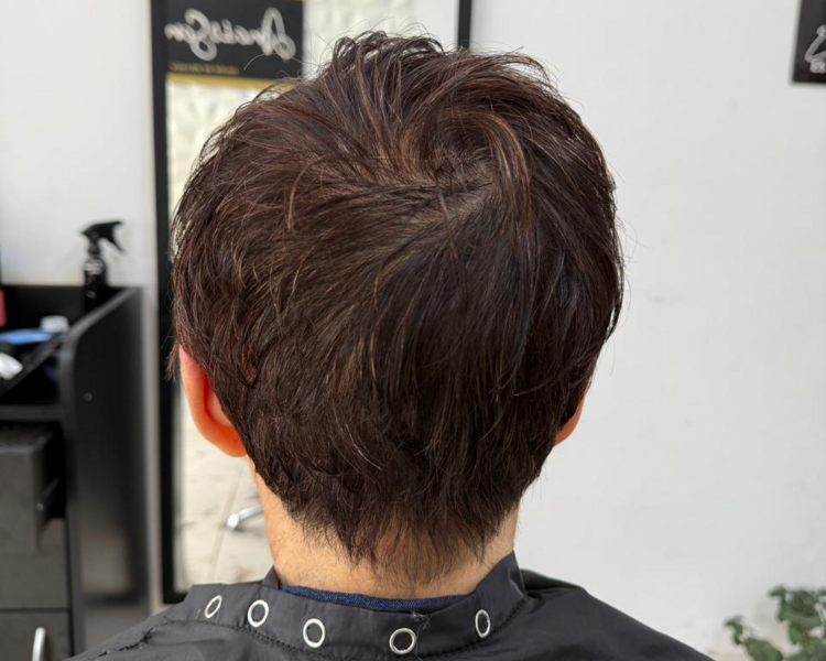 CORTE DE CABELLO MUY CORTO 