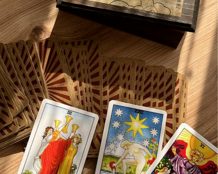 CON LUZZA LAMINADO DE CEJAS + TIRADA DE TAROT