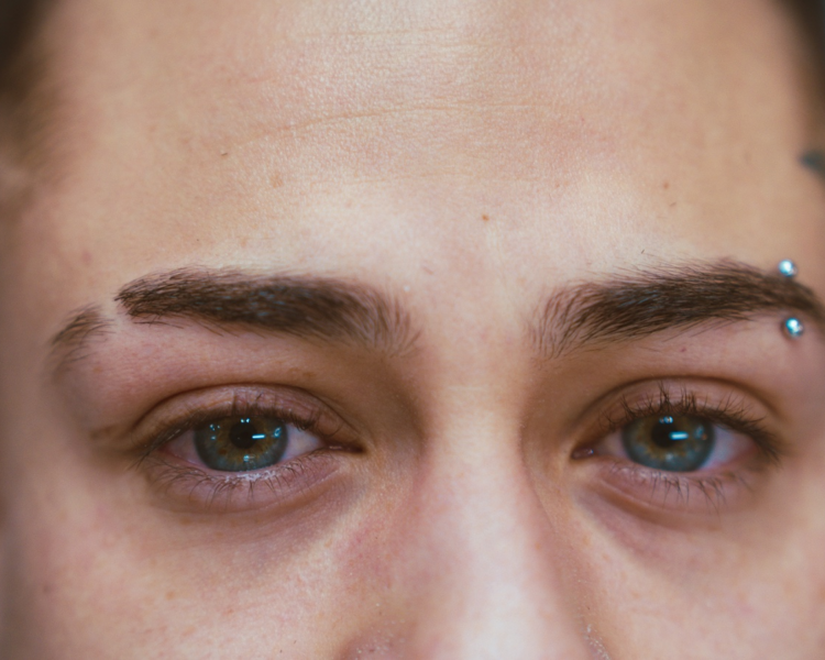 Perfilado de Cejas con navaja