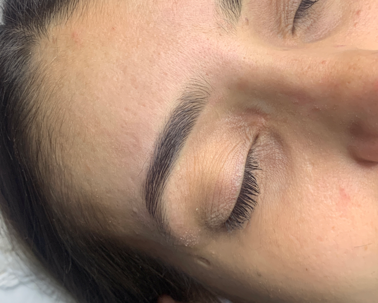 Perfilado de cejas 