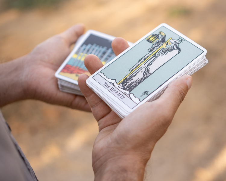 Lectura completa de tarot (incluye preguntas ilimitadas)