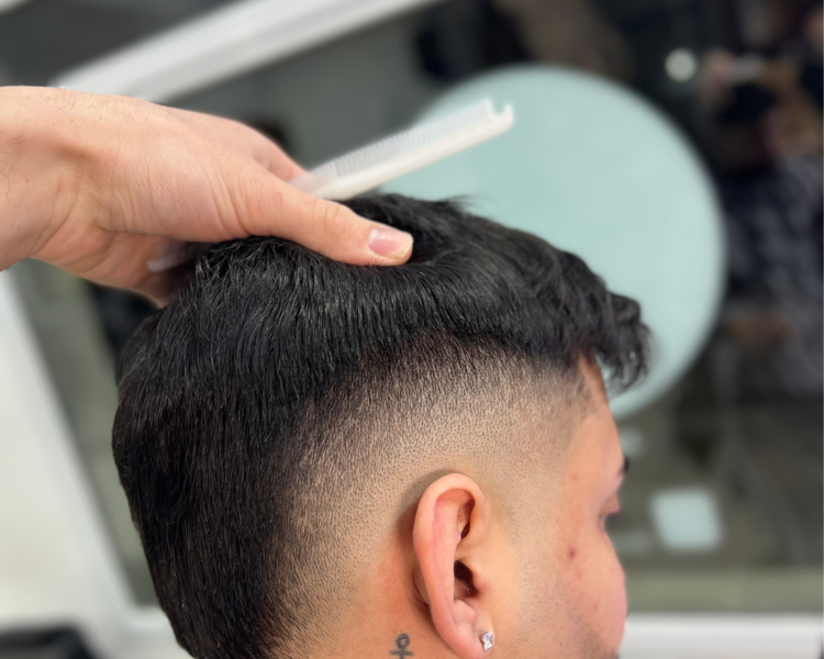 Corte de cabello + barba + perfilado de cejas