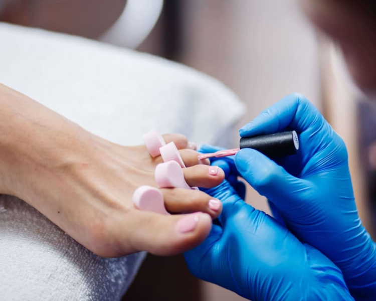 -Pedicure Spa/Gel (Exfoliación y Masajes Incluidos)