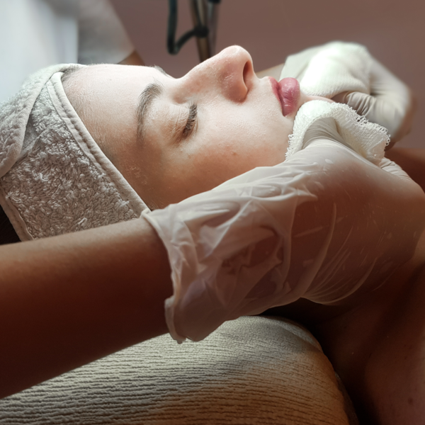 Higiene profunda de espalda con peeling 