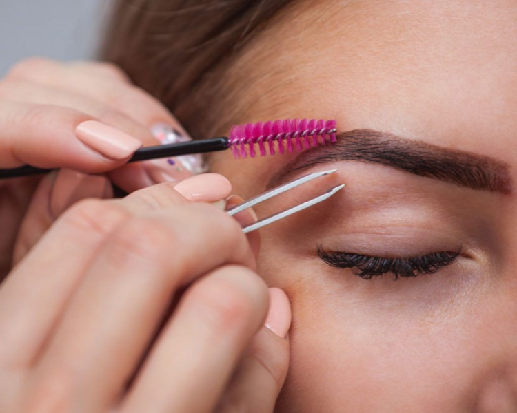 Depilación de cejas y bozo 