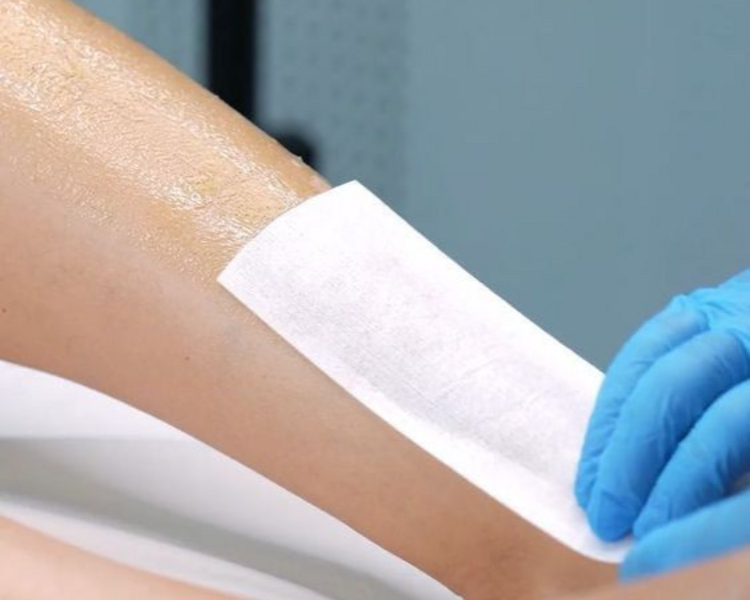 Depilación de piernas completas con sistema roll on