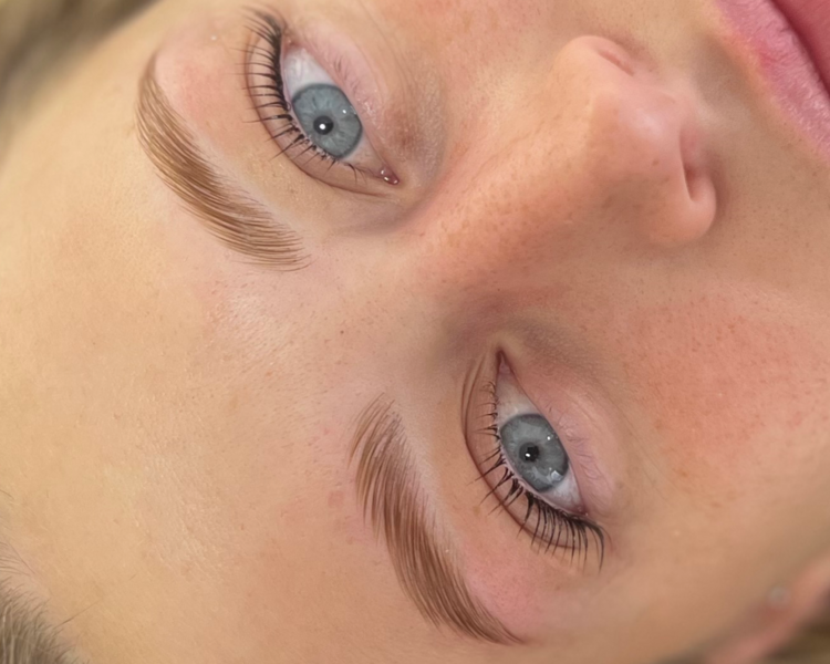 𝑪𝑶𝑴𝑩𝑶 𝑳𝑨𝑴𝑰𝑵𝑨𝑫𝑶