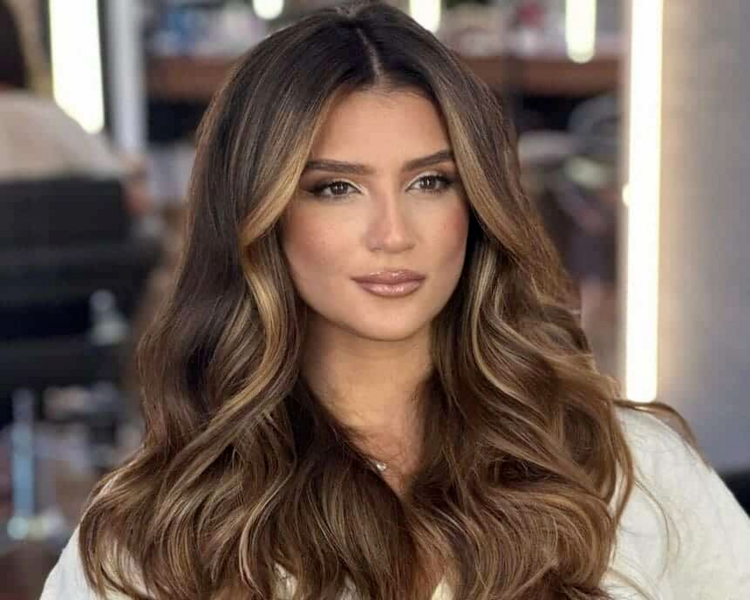 Morena Iluminada (Con decoloración)