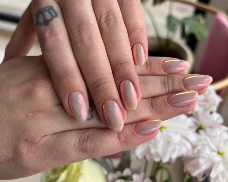 Kapping Gel con Esmaltado Semipermanente en Manos