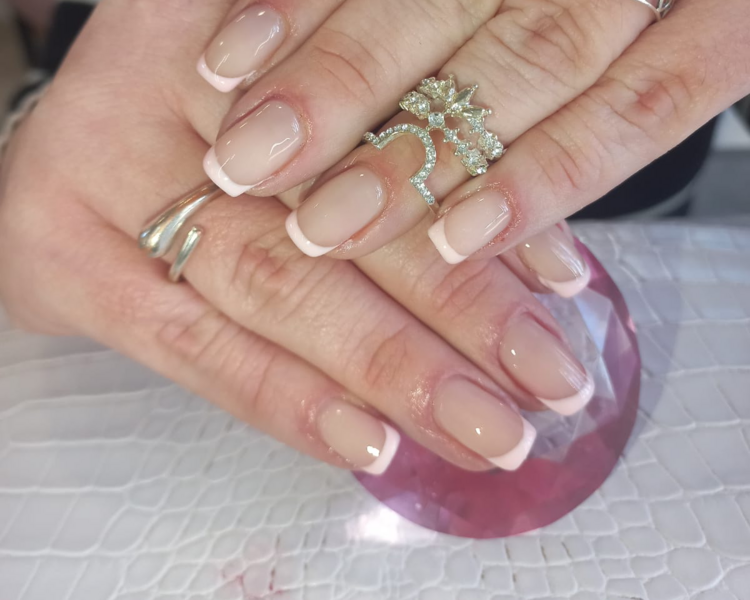 Esmaltado semi permanente de manos