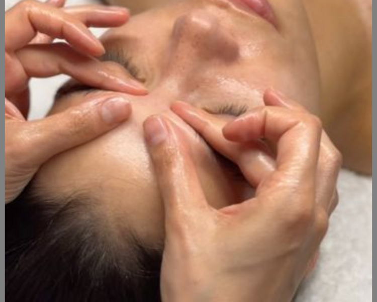 Masajes + Tratamiento Facial Hidratante 50 MIN