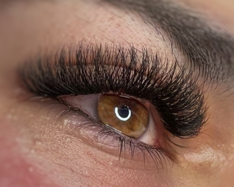 Extensiones de pestañas volumen alto