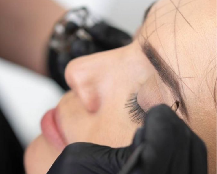 Retoque Anual Microblading – Revive tus cejas
