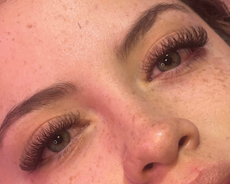 Pestañas volumen brasilero