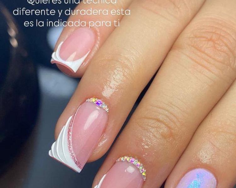 Polygel o Acrilicas Esculpidas