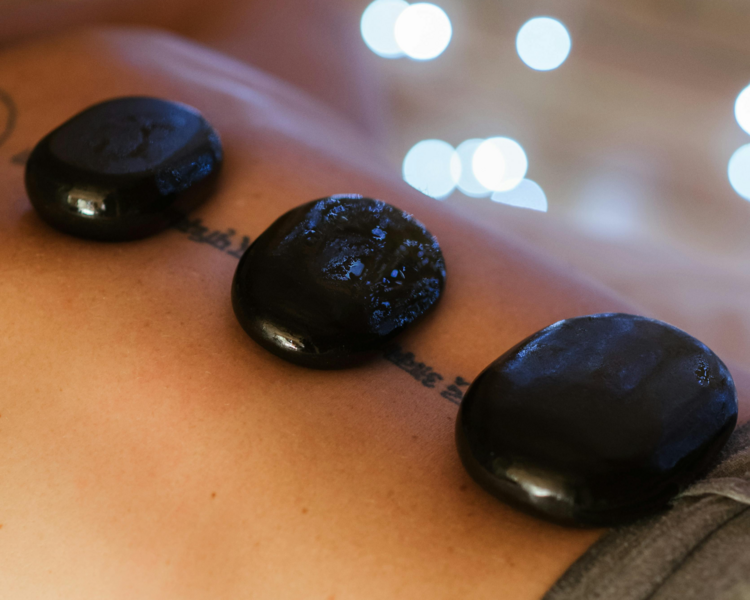 Masajes con Piedras Calientes + Mascarilla Facial