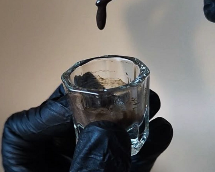 HENNA BROW + DISEÑO DE CEJA + EPILACIÓN