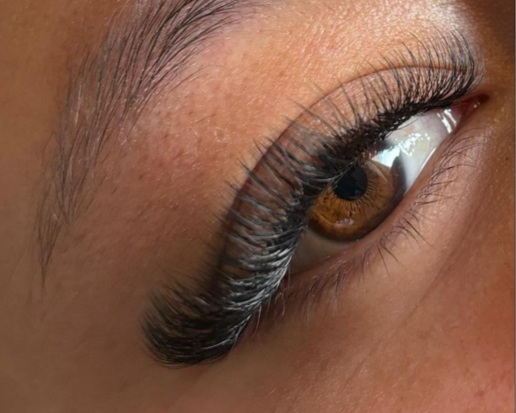 RETOQUE PESTAÑAS 5D 