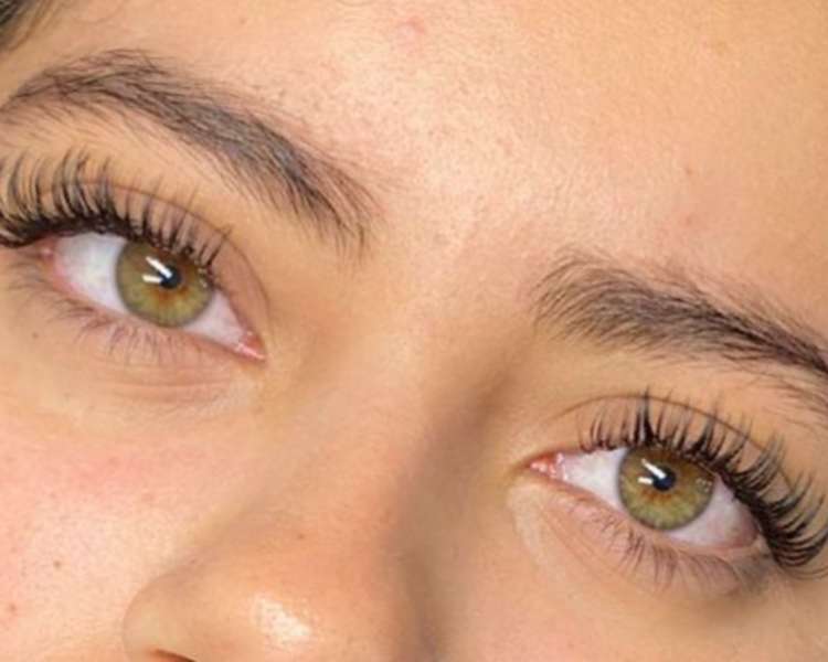 RETOQUE PESTAÑA CLÁSICA