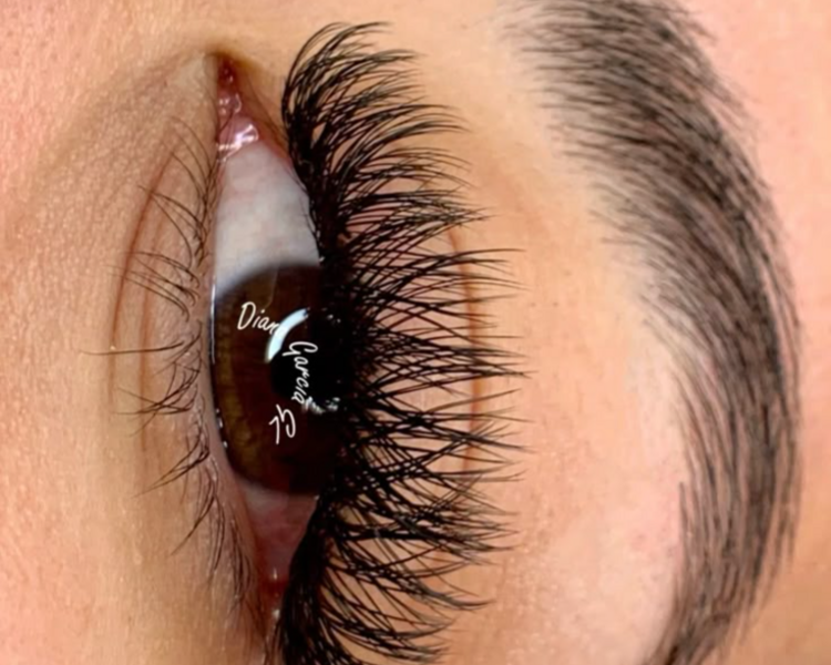 RETOQUE PESTAÑA HAWAIANA