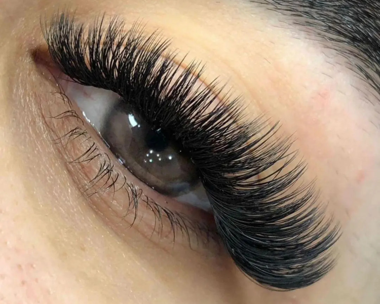 RETOQUE PESTAÑAS MEGAVOLUMEN