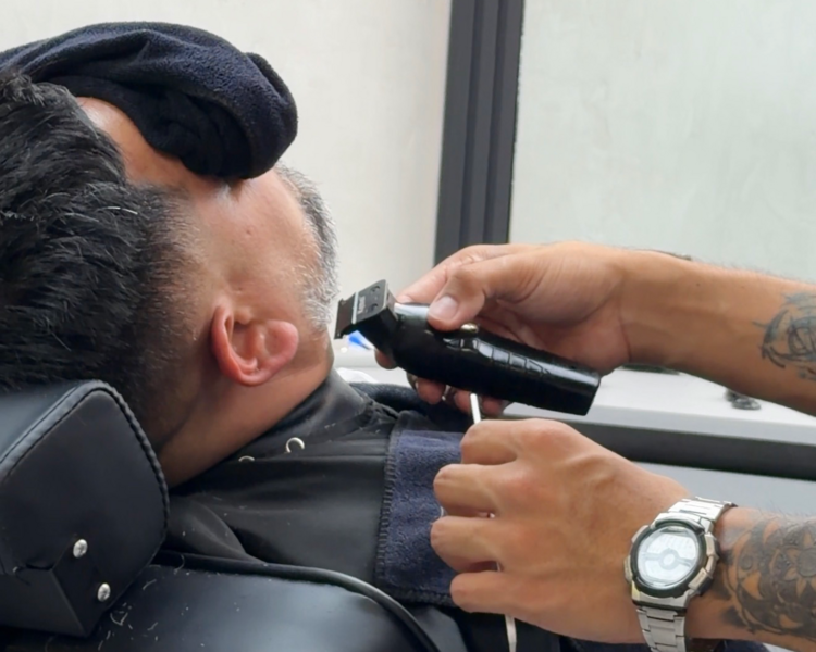 Ondulación completa + Barba premium + Cejas + Corte de cabello( CAMBIO RADICAL)