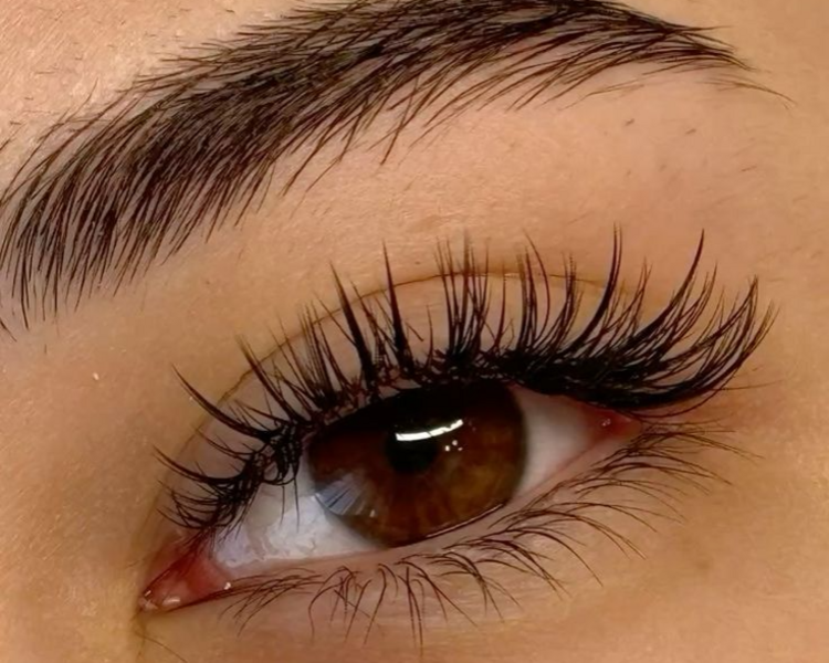 Pestañas efecto húmedo 