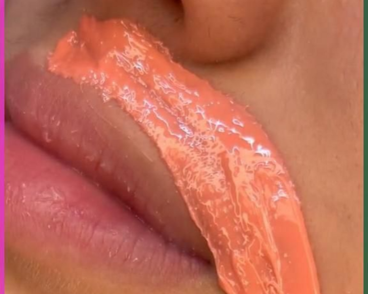 Depilación con Cera Bozo + Mentón Mujer