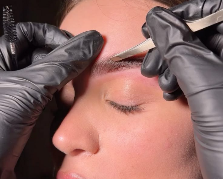 Cejas perfectas (Diseño, perfilado, laminado, botox y tinte)
