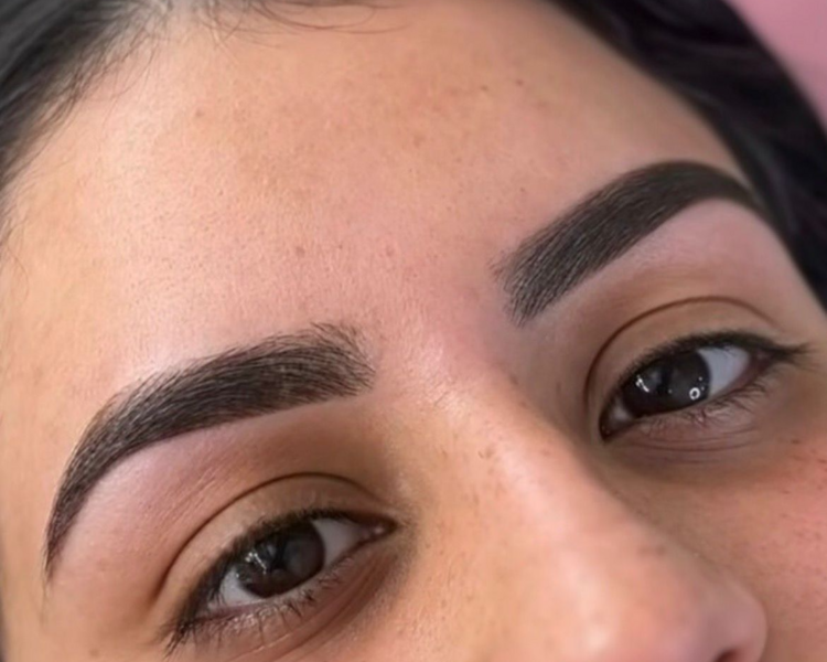 Diseño de Cejas con Hilo (Dama)