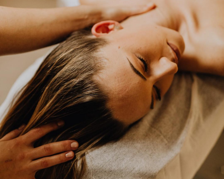 MASAJES CERVICO CRANEAL RELAX