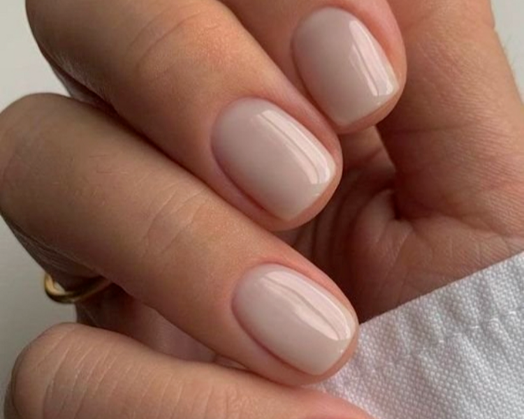 Uña corta (aplicación y retoque)