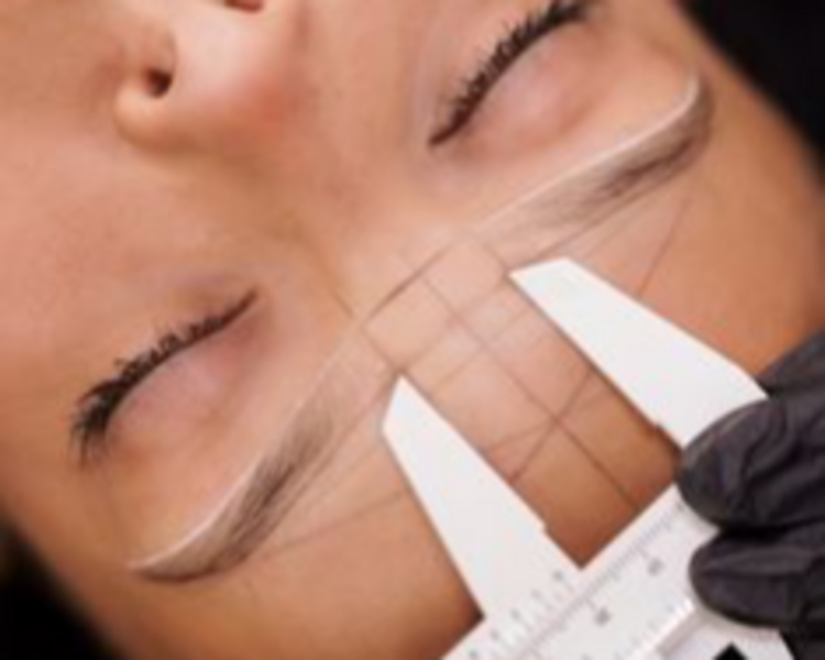 Diseño y Perfilado de Cejas 