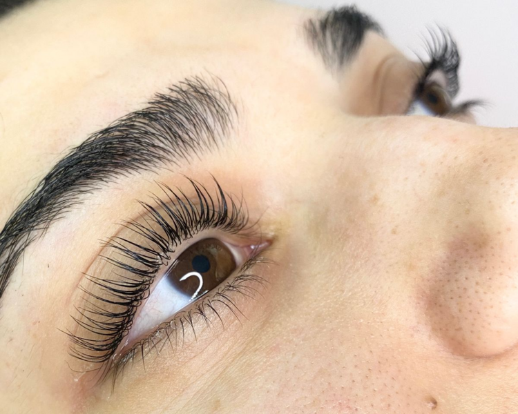 LIFTING DE PESTAÑAS + BOTOX HIDRATANTE + TINTE