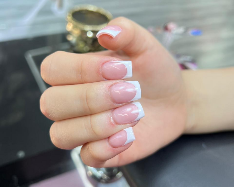 Uñas acrilicas esculpidas