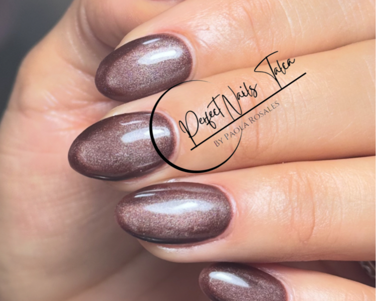 Baño en gel sobre uña natural