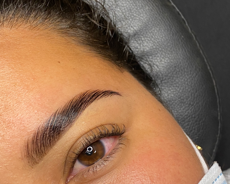 Depilación de cejas 