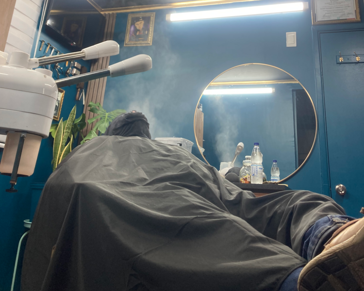 Limpieza facial con vapor ozono + toalla caliente 