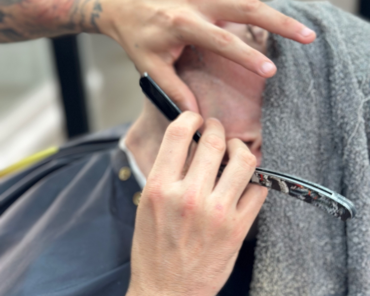 BARBA CON TOALLA CALIENTE