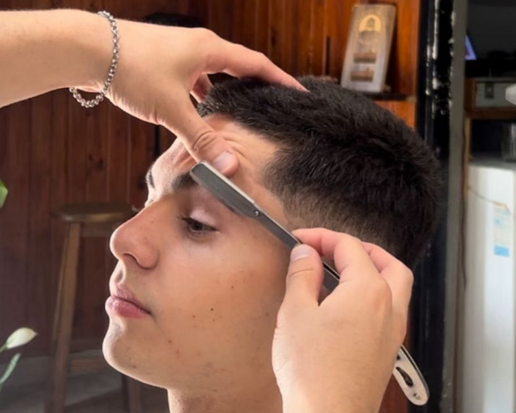 Corte y perfilado de cejas (incluye lavado)