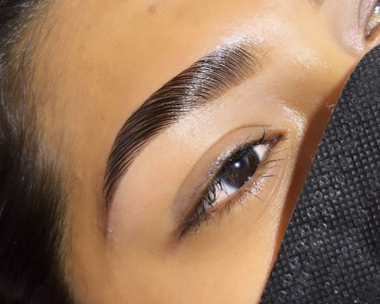 Laminado, diseño, depilación y sombreado de cejas