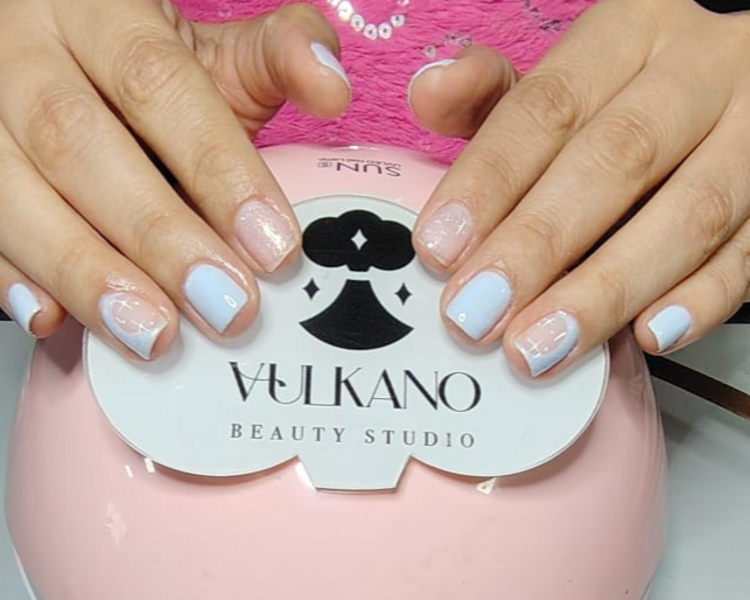 Diseños personalizados: arte en uñas, efectos, piedras, francés