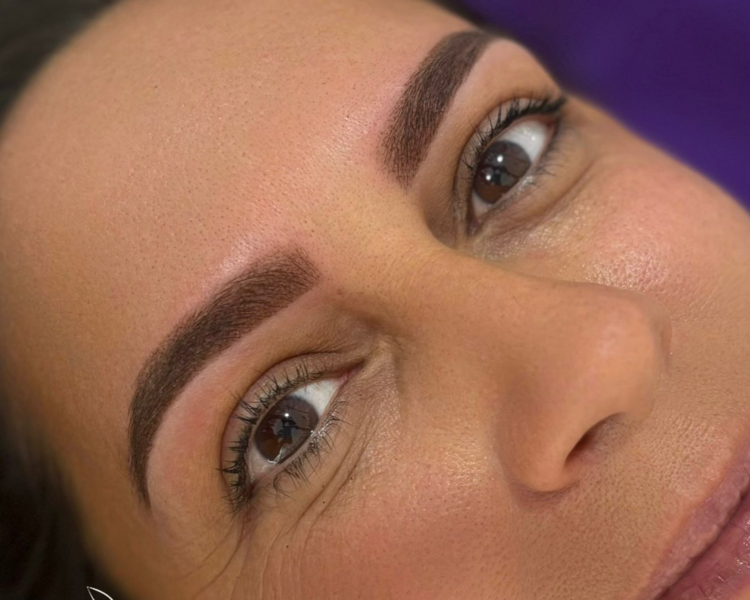 Micropigmentacion de Cejas (Efecto Sombreado)