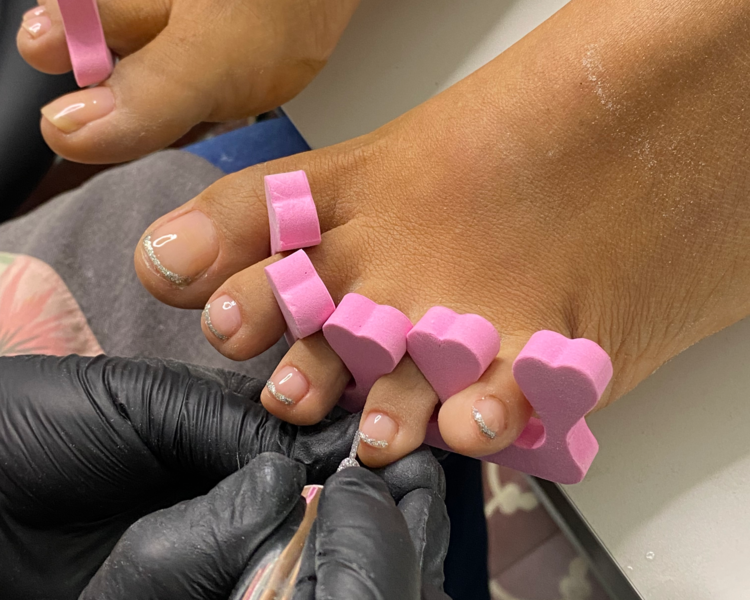 Belleza de pies + esmaltado tradicional